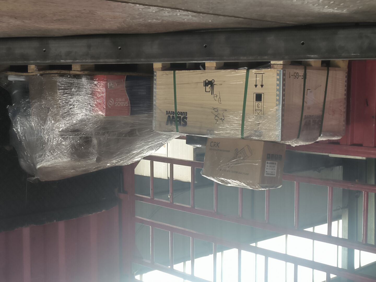 老客户加工配件发货